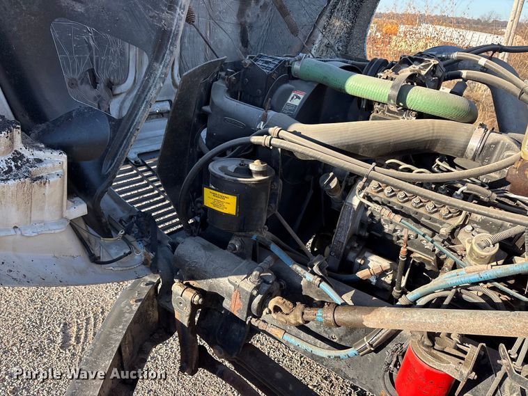 image for item ET5417 1998 Freightliner FL60 flatbed truck