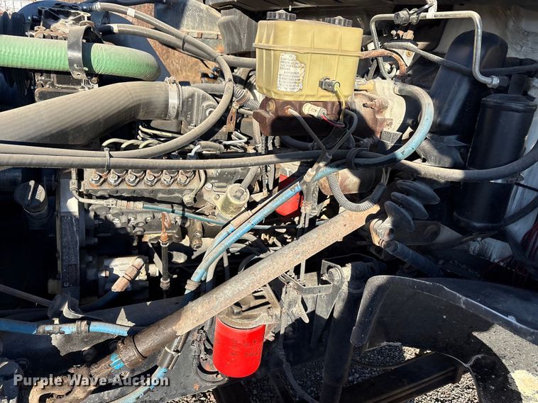 image for item ET5417 1998 Freightliner FL60 flatbed truck