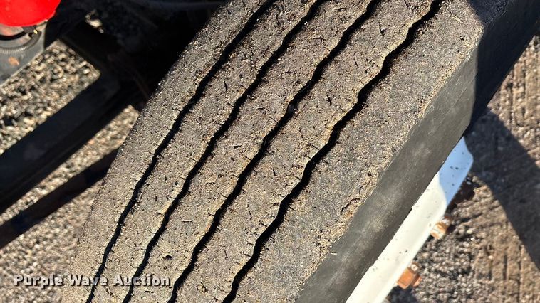 image for item ET5417 1998 Freightliner FL60 flatbed truck