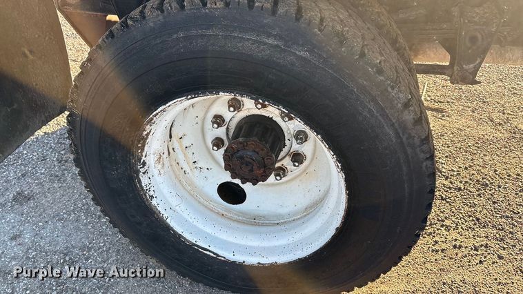 image for item ET5417 1998 Freightliner FL60 flatbed truck