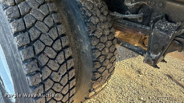 image for item ET5417 1998 Freightliner FL60 flatbed truck