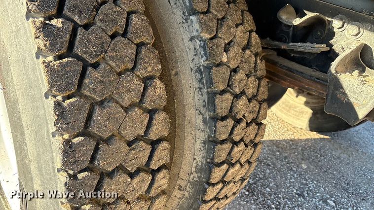 image for item ET5417 1998 Freightliner FL60 flatbed truck