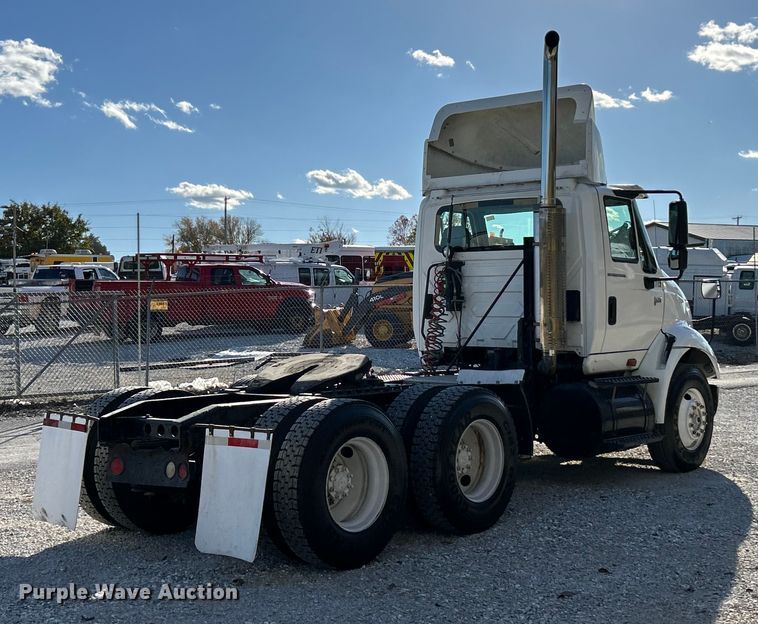 image for item ET6646 2007 International 8600 SBA semi truck