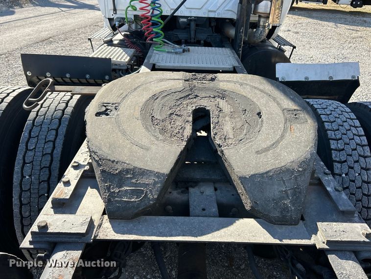 image for item ET6646 2007 International 8600 SBA semi truck