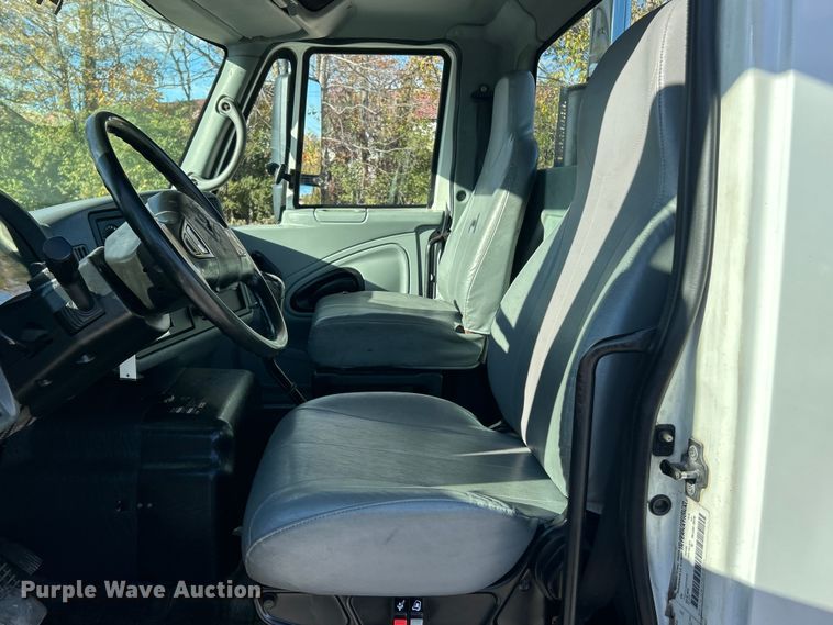 image for item ET6646 2007 International 8600 SBA semi truck