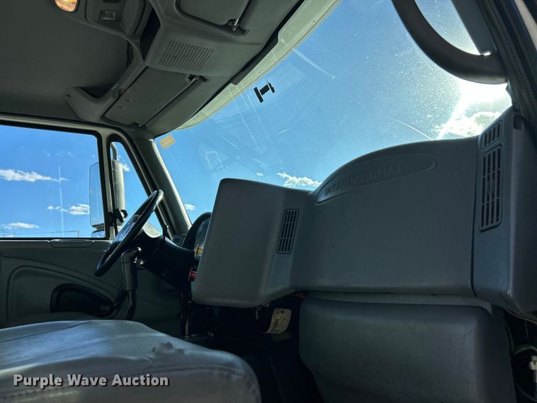 image for item ET6646 2007 International 8600 SBA semi truck