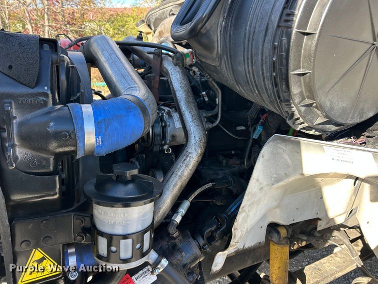 image for item ET6646 2007 International 8600 SBA semi truck