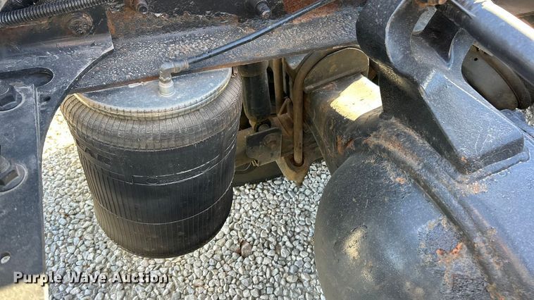 image for item ET6646 2007 International 8600 SBA semi truck