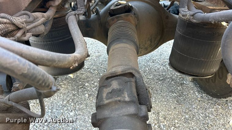 image for item ET6646 2007 International 8600 SBA semi truck