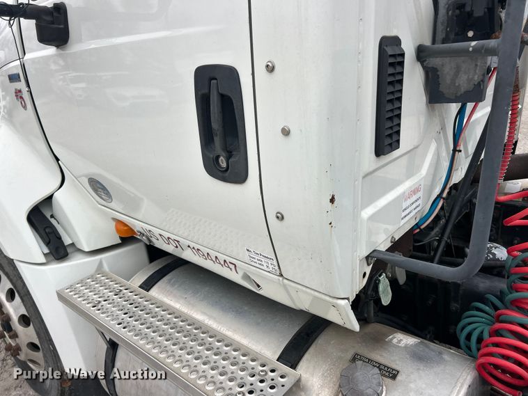 image for item ET6673 2011 International ProStar semi truck