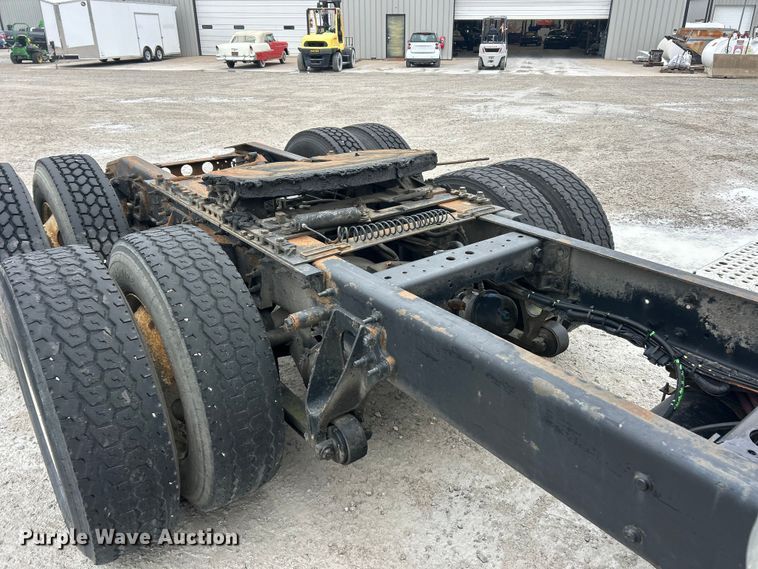 image for item ET6673 2011 International ProStar semi truck