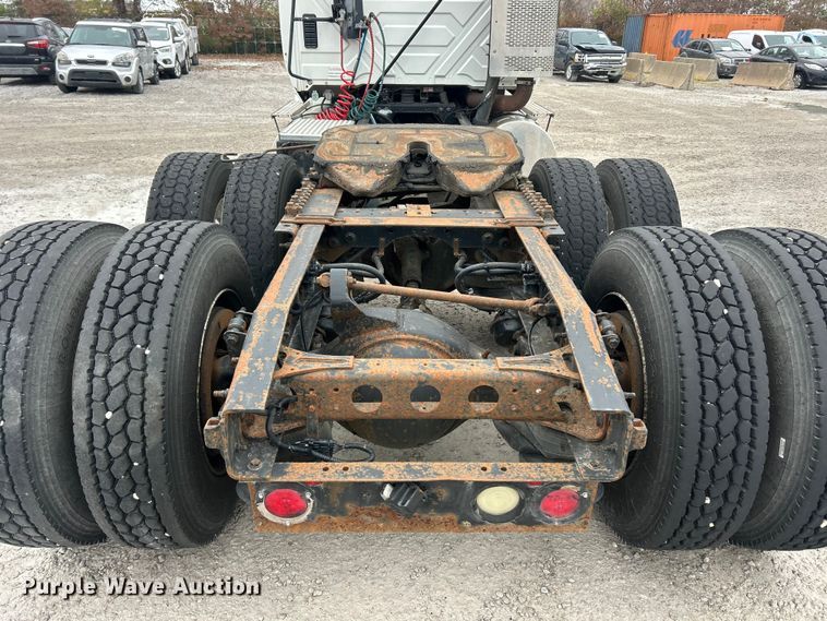 image for item ET6673 2011 International ProStar semi truck