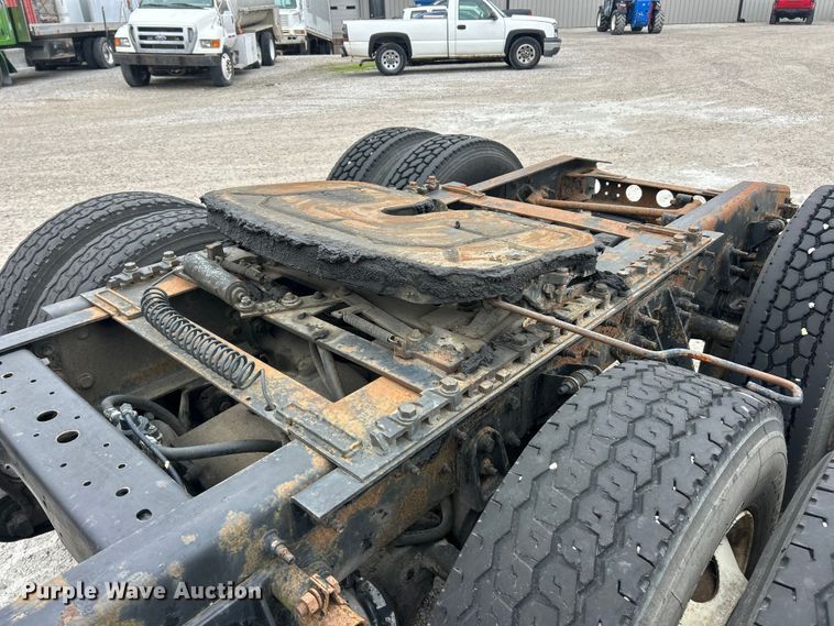 image for item ET6673 2011 International ProStar semi truck