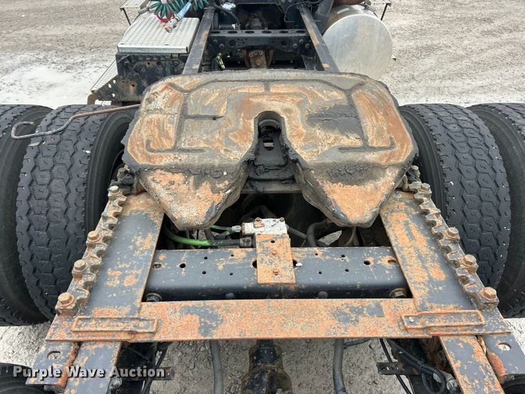 image for item ET6673 2011 International ProStar semi truck