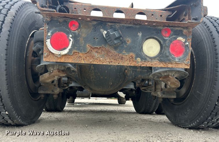 image for item ET6673 2011 International ProStar semi truck