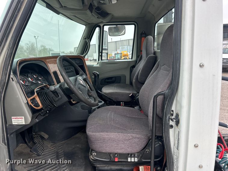 image for item ET6673 2011 International ProStar semi truck