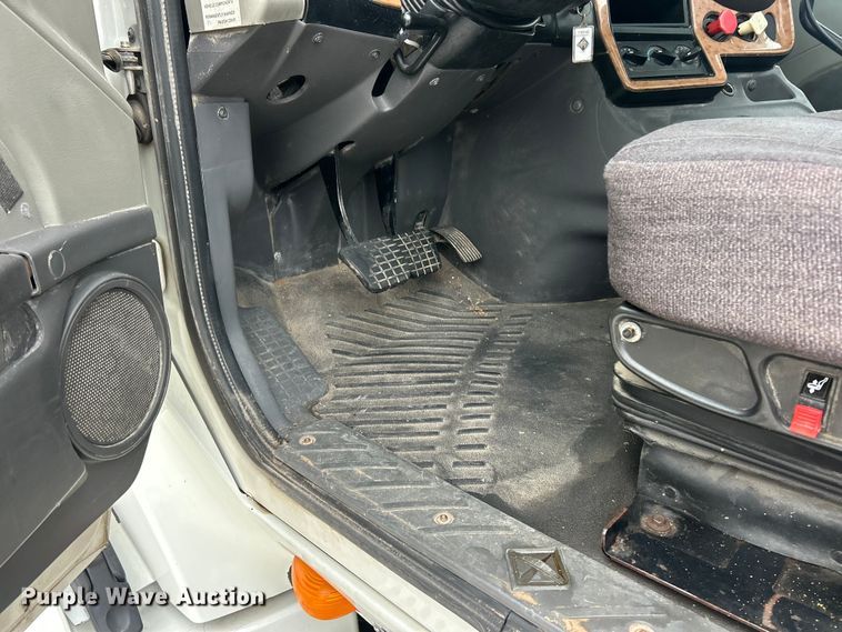 image for item ET6673 2011 International ProStar semi truck