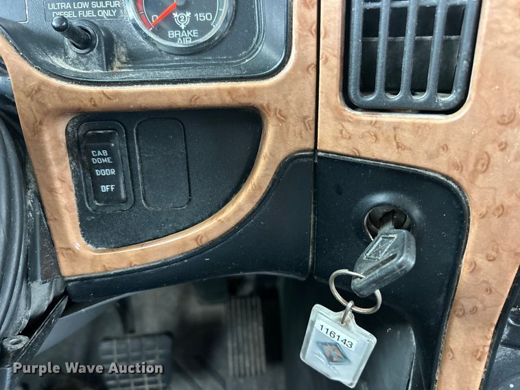 image for item ET6673 2011 International ProStar semi truck