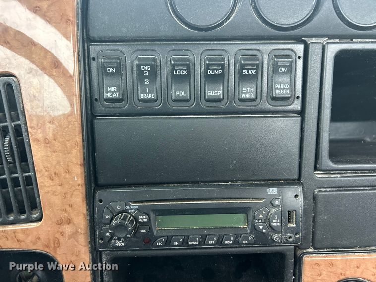 image for item ET6673 2011 International ProStar semi truck