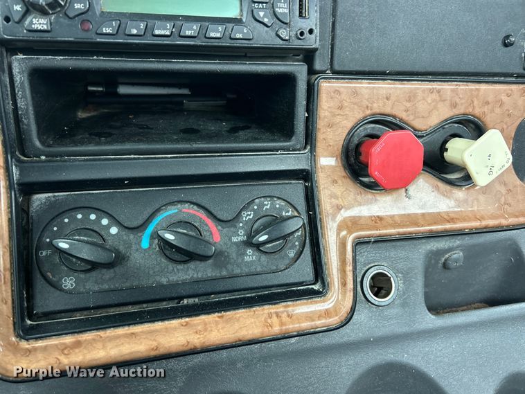 image for item ET6673 2011 International ProStar semi truck