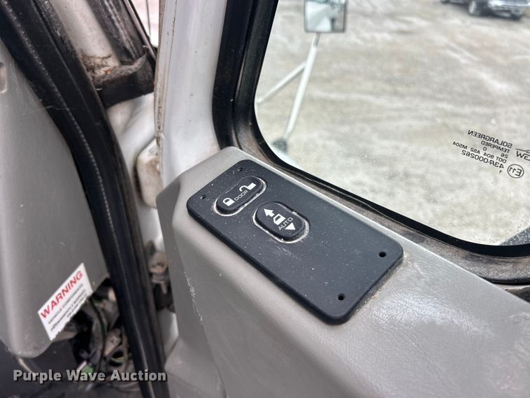 image for item ET6673 2011 International ProStar semi truck