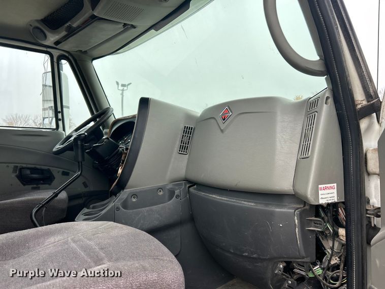 image for item ET6673 2011 International ProStar semi truck