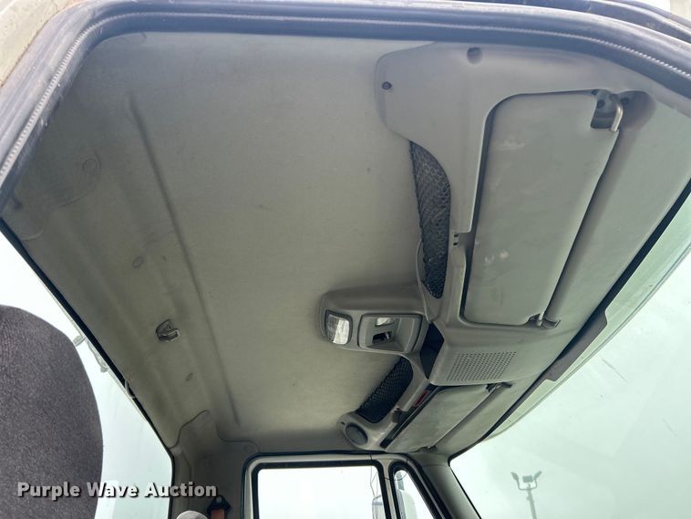 image for item ET6673 2011 International ProStar semi truck