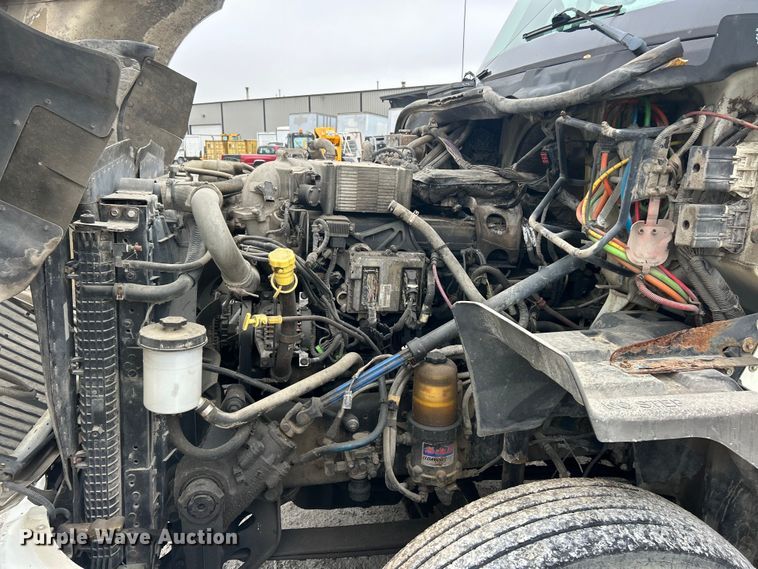 image for item ET6673 2011 International ProStar semi truck