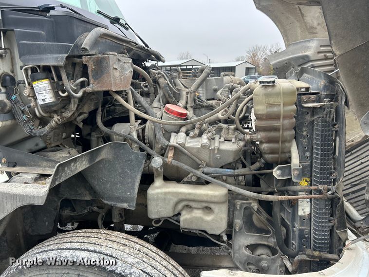 image for item ET6673 2011 International ProStar semi truck