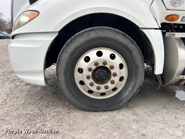 image for item ET6673 2011 International ProStar semi truck