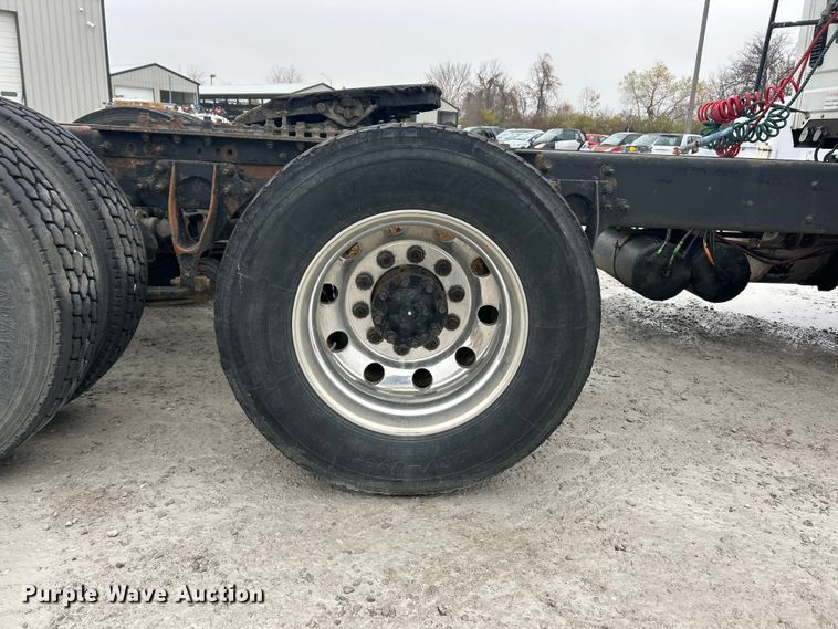 image for item ET6673 2011 International ProStar semi truck