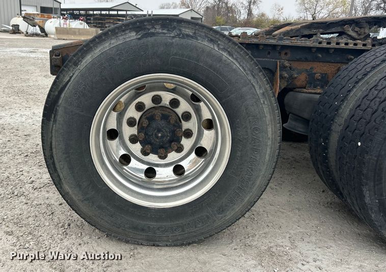 image for item ET6673 2011 International ProStar semi truck