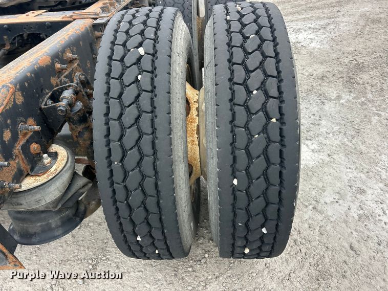 image for item ET6673 2011 International ProStar semi truck