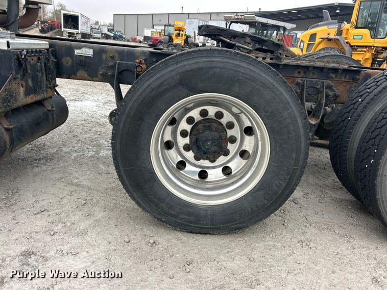 image for item ET6673 2011 International ProStar semi truck