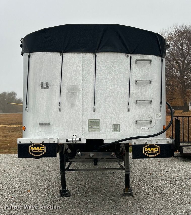 image for item ET6690 1997 Mac grain trailer