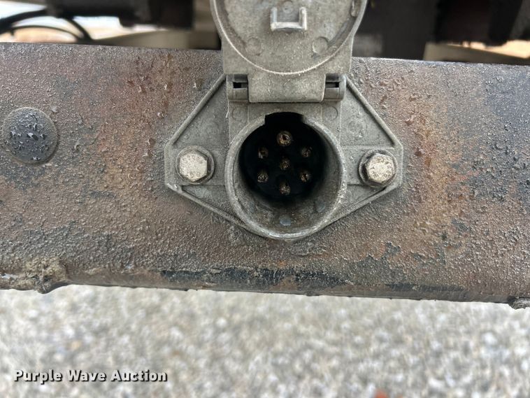 image for item ET6690 1997 Mac grain trailer