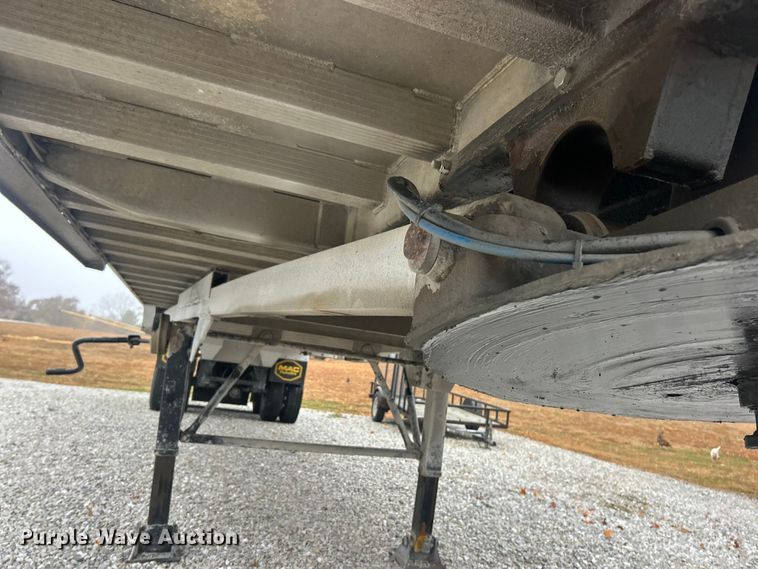 image for item ET6690 1997 Mac grain trailer