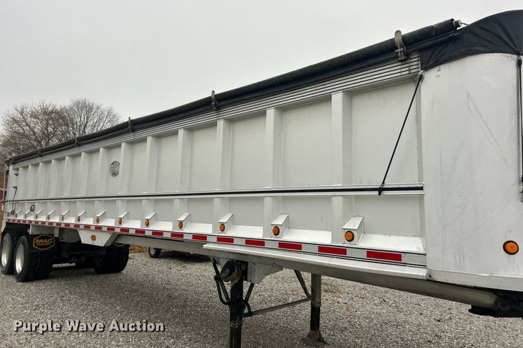 image for item ET6690 1997 Mac grain trailer