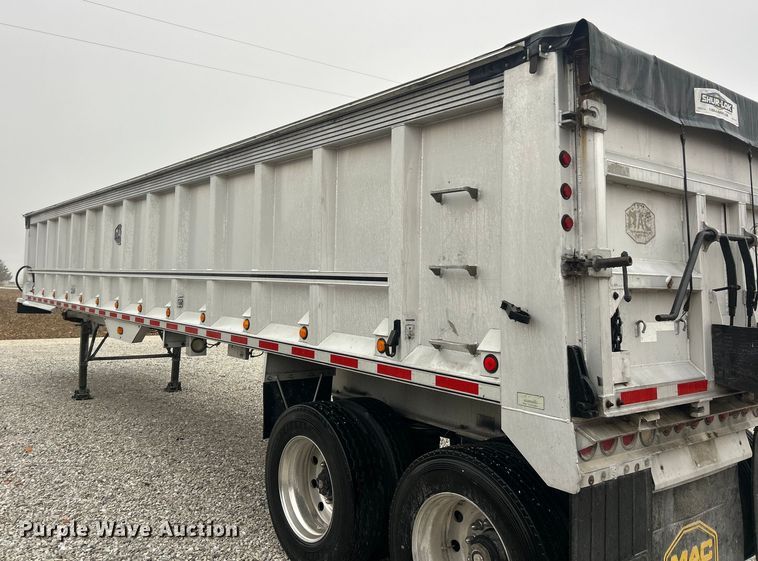 image for item ET6690 1997 Mac grain trailer