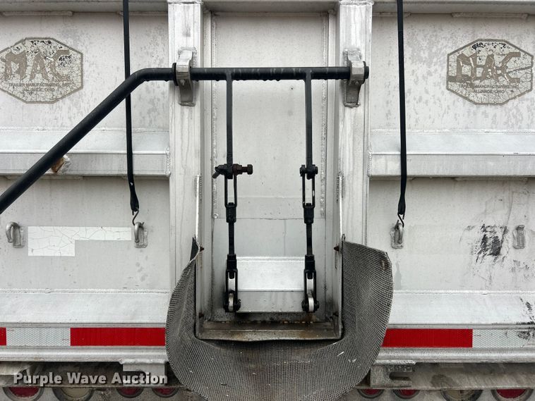 image for item ET6690 1997 Mac grain trailer