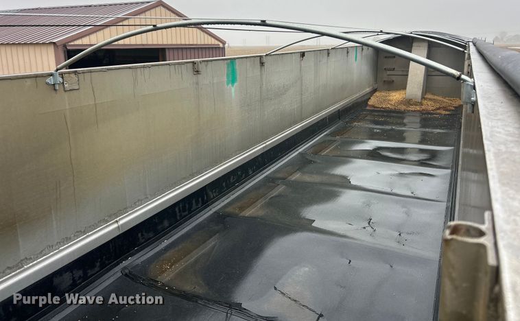 image for item ET6690 1997 Mac grain trailer