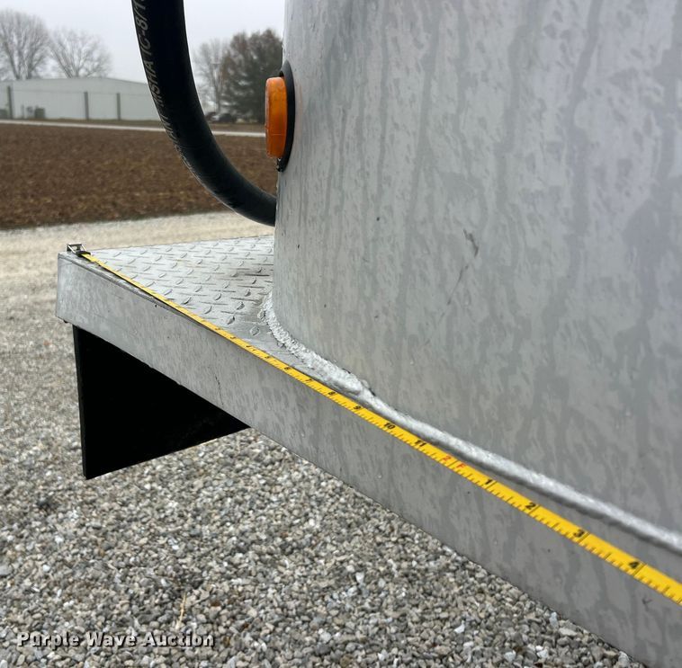 image for item ET6690 1997 Mac grain trailer