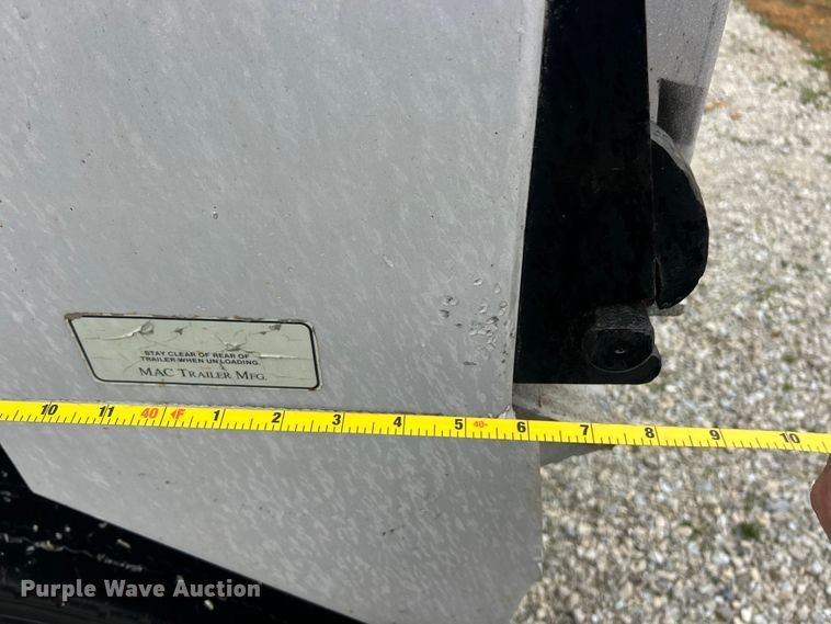 image for item ET6690 1997 Mac grain trailer