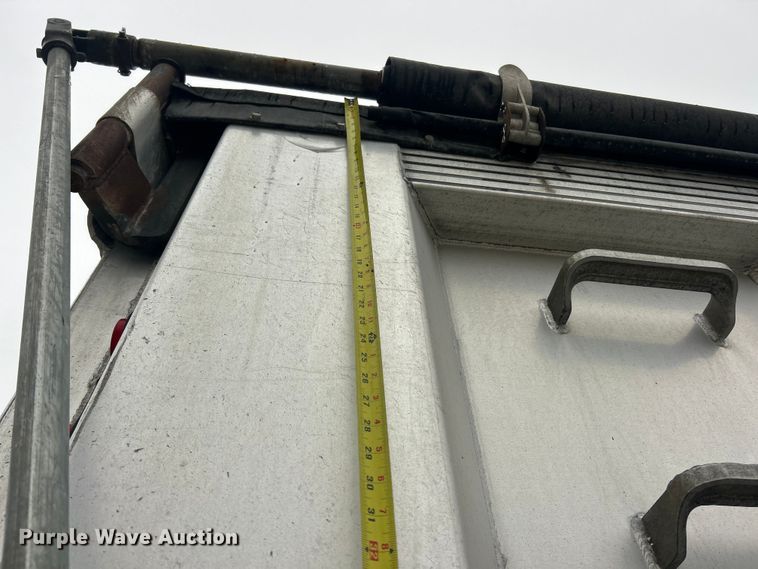 image for item ET6690 1997 Mac grain trailer