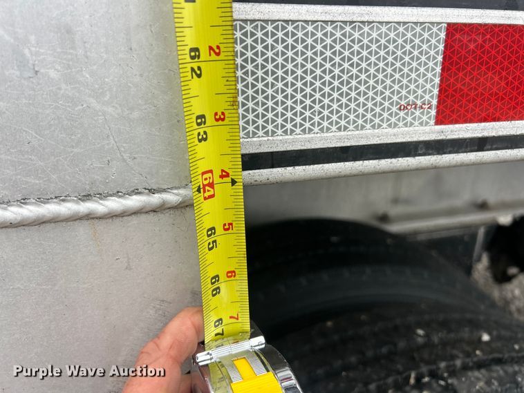 image for item ET6690 1997 Mac grain trailer