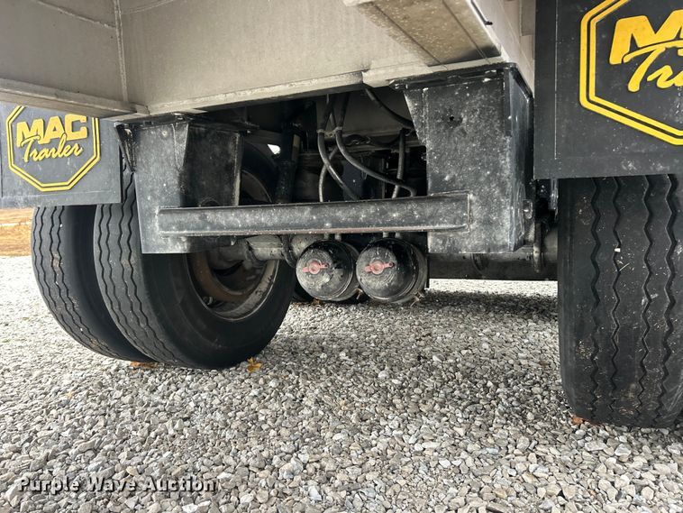 image for item ET6690 1997 Mac grain trailer