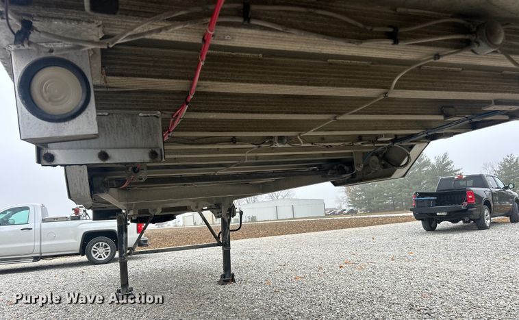 image for item ET6690 1997 Mac grain trailer