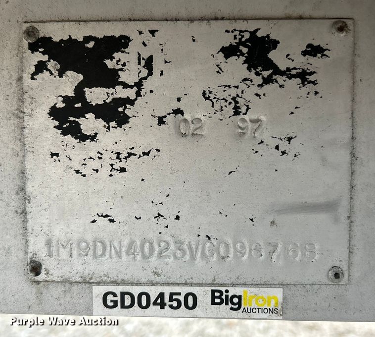 image for item ET6690 1997 Mac grain trailer