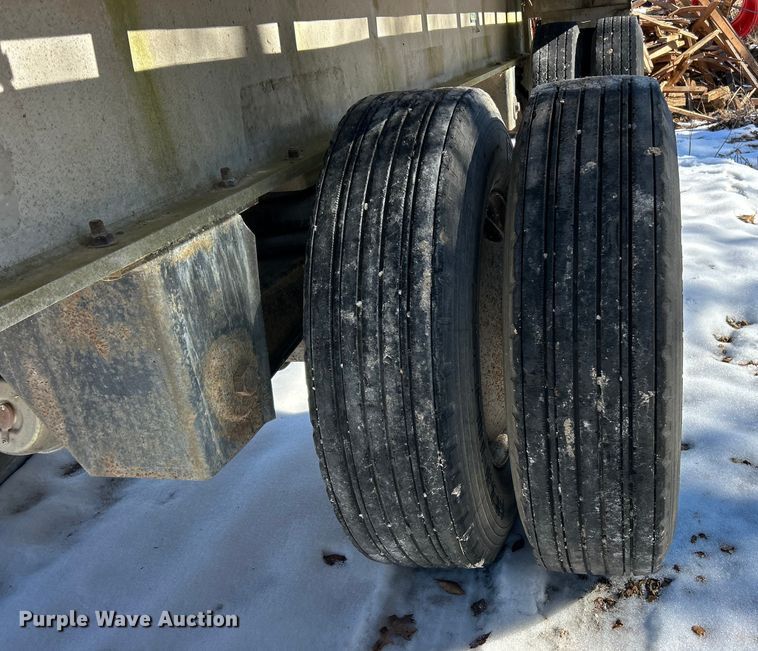 image for item ET6773 1985 Ravens 54441 flatbed trailer