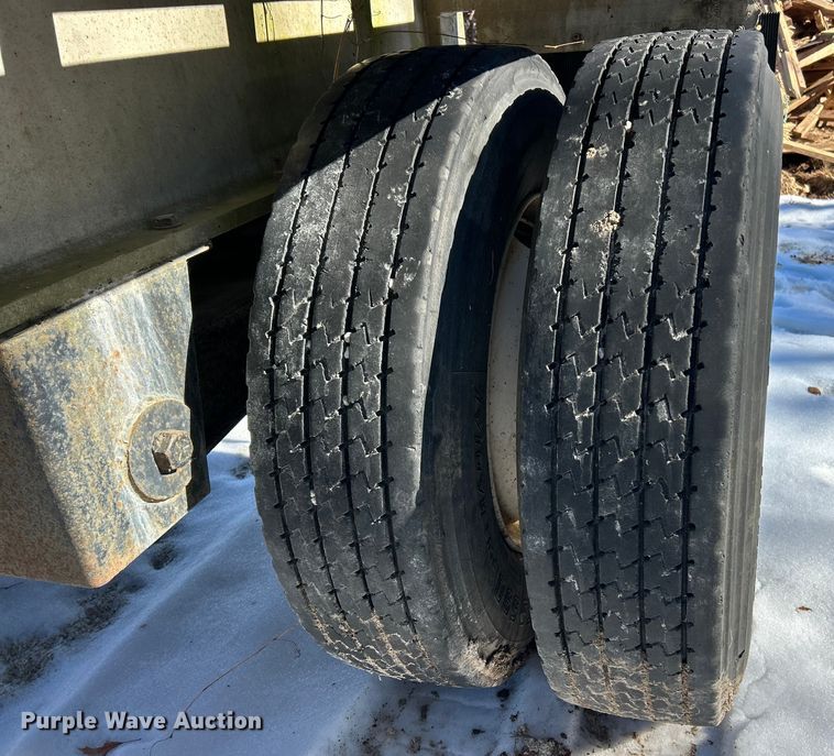 image for item ET6773 1985 Ravens 54441 flatbed trailer